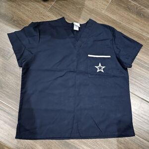 TEXAS COWBOYS NFL TEAM APPAREL SCRUBS TOP BLUE MEN'S SIZE MEDIUM